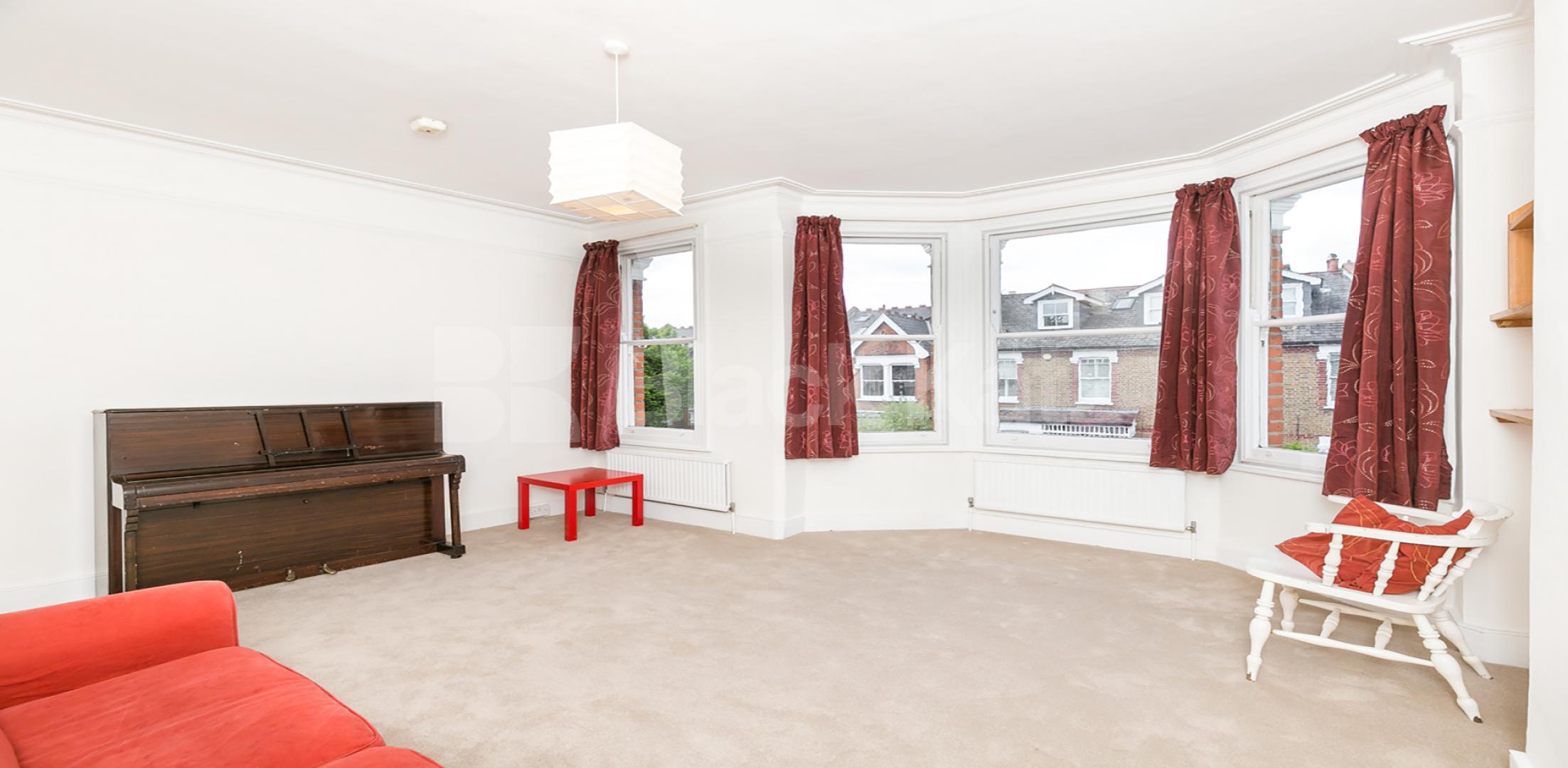Modern and stylish bathroom 2 Bedroom Flat in Goodwyns Vale N10